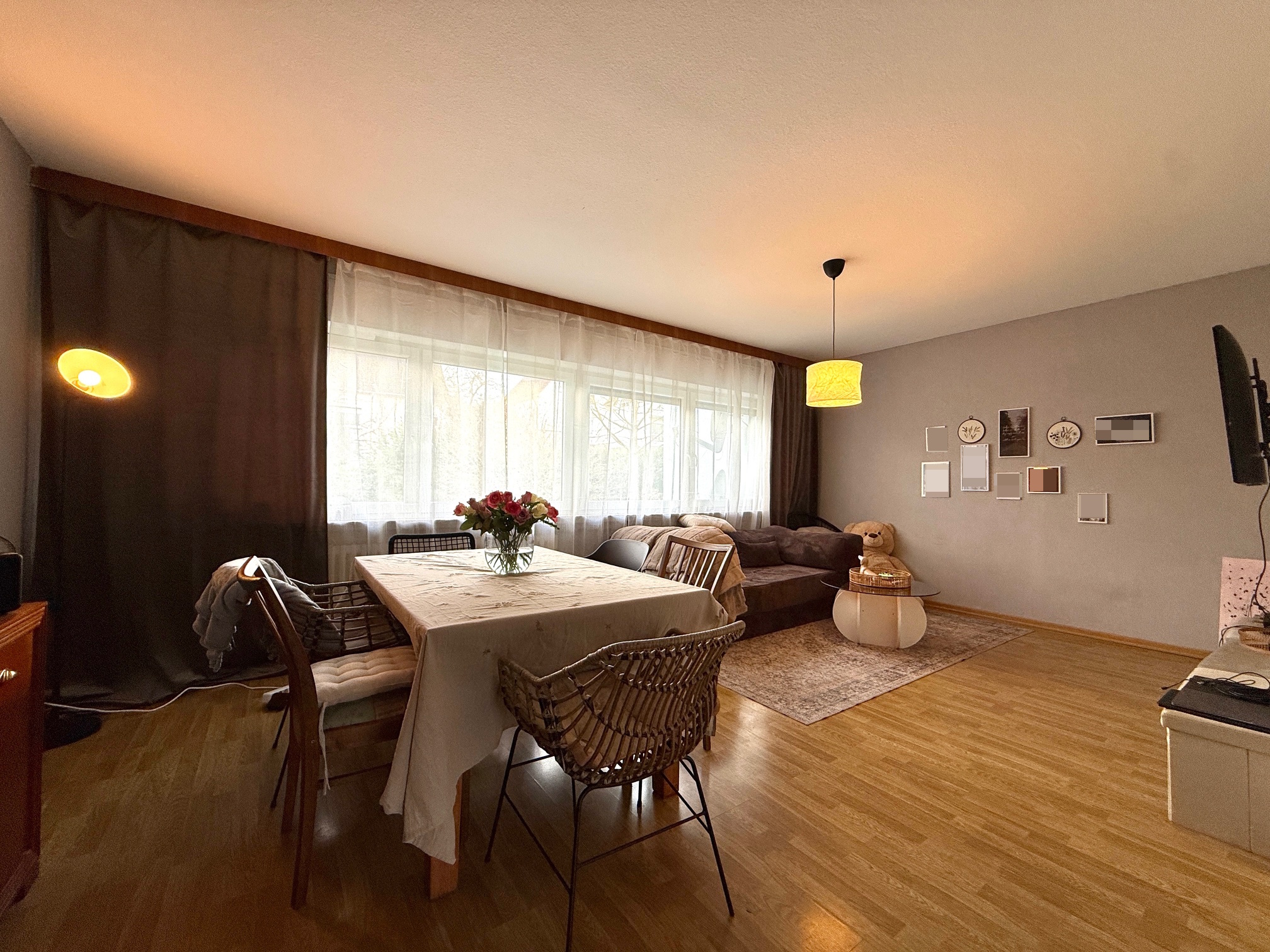 Wohn- u. Esszimmer OG