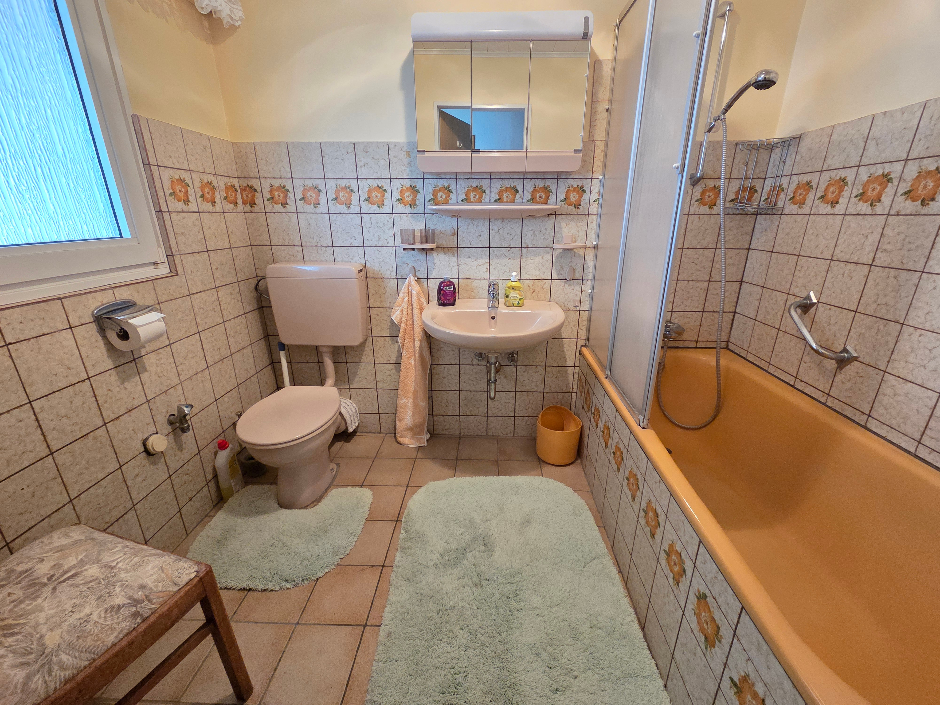 Wannenbad OG