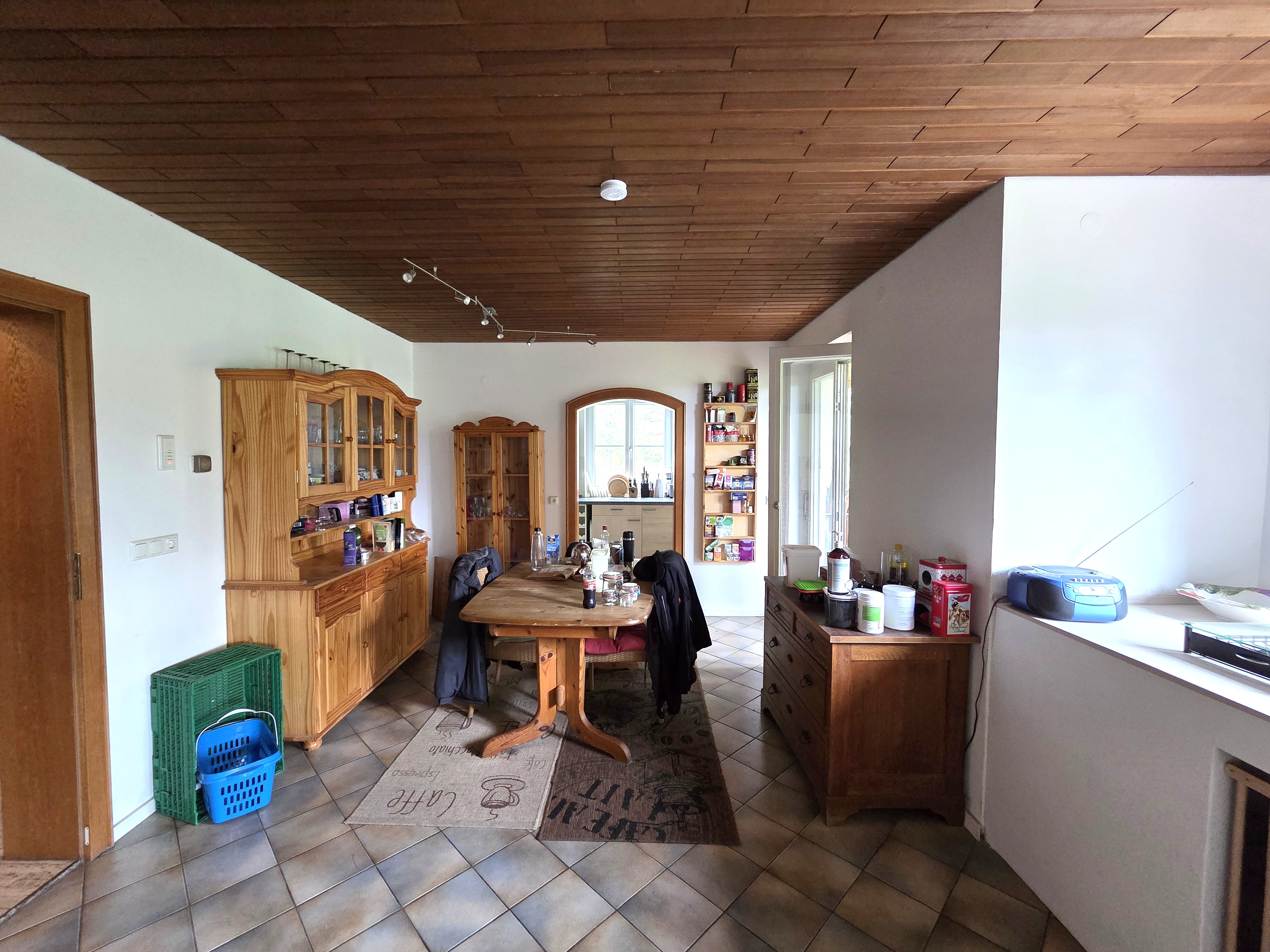Esszimmer mit Blick zur Küche