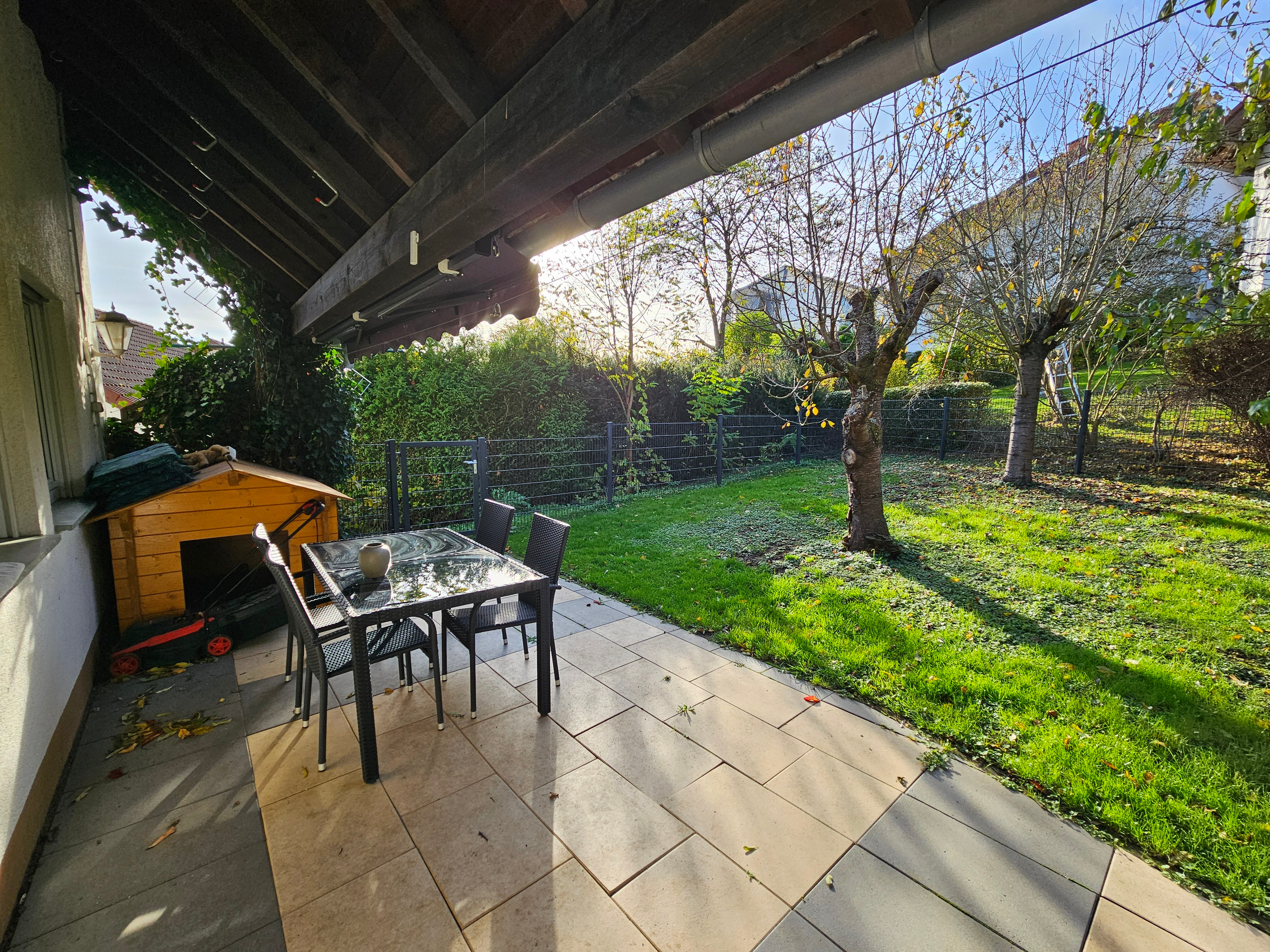 Terrasse mit Garten