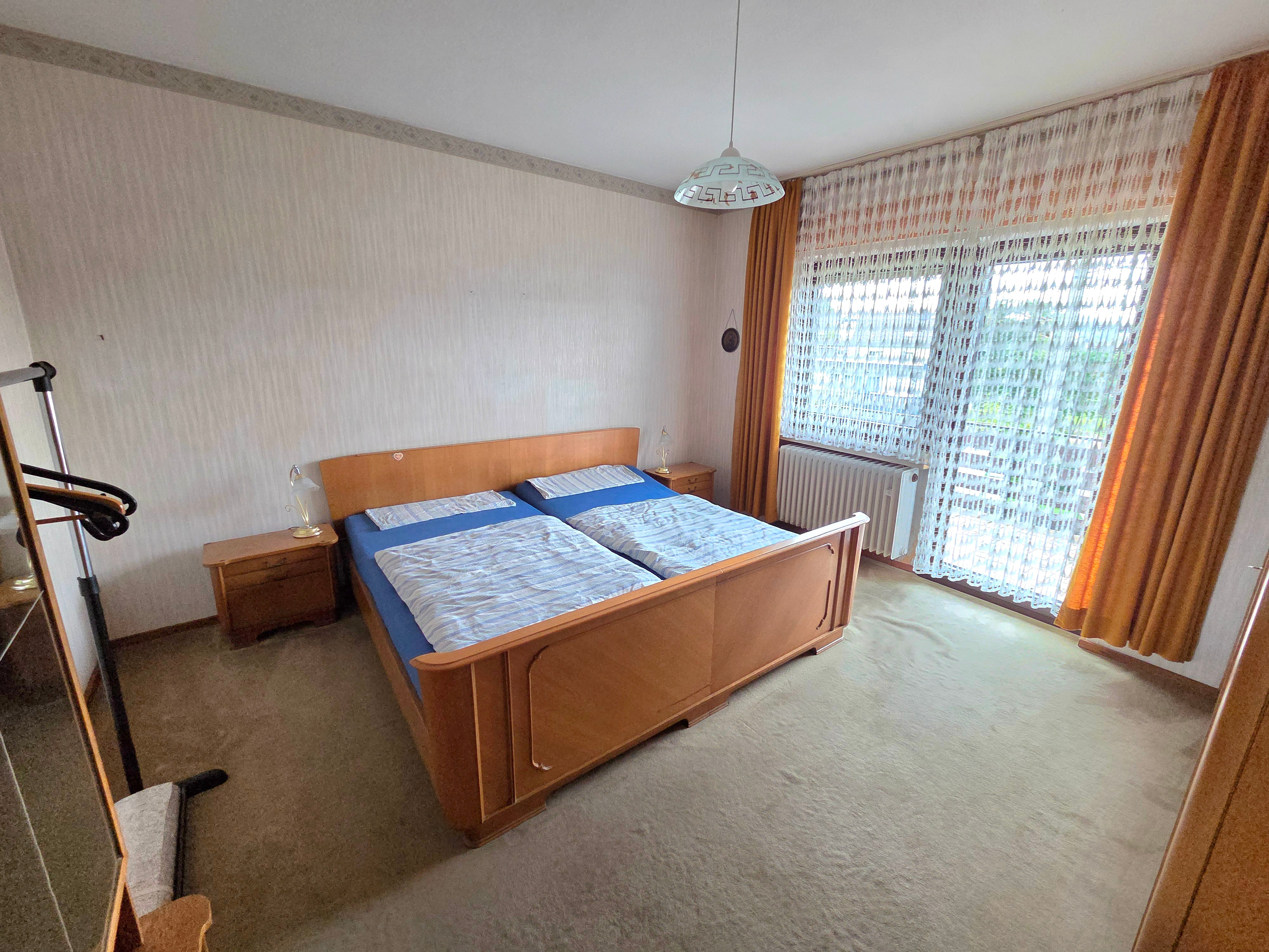 Schlafzimmer DG