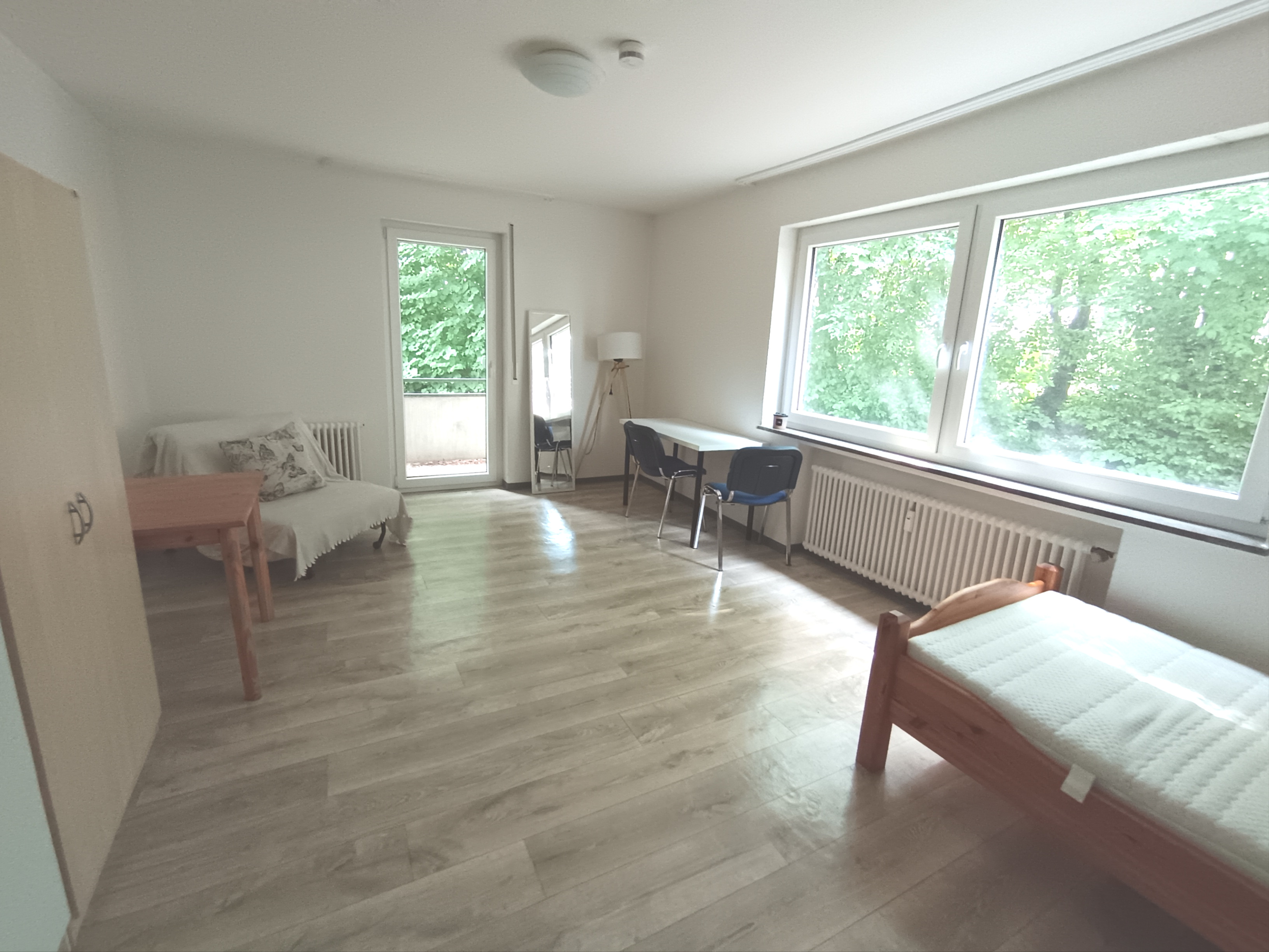 Wohn- und Schlafzimmer