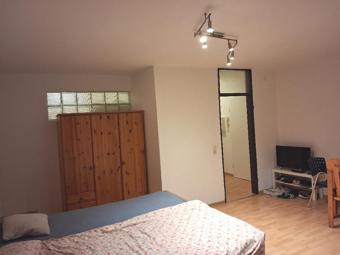 Wohn-/ Schlafzimmer