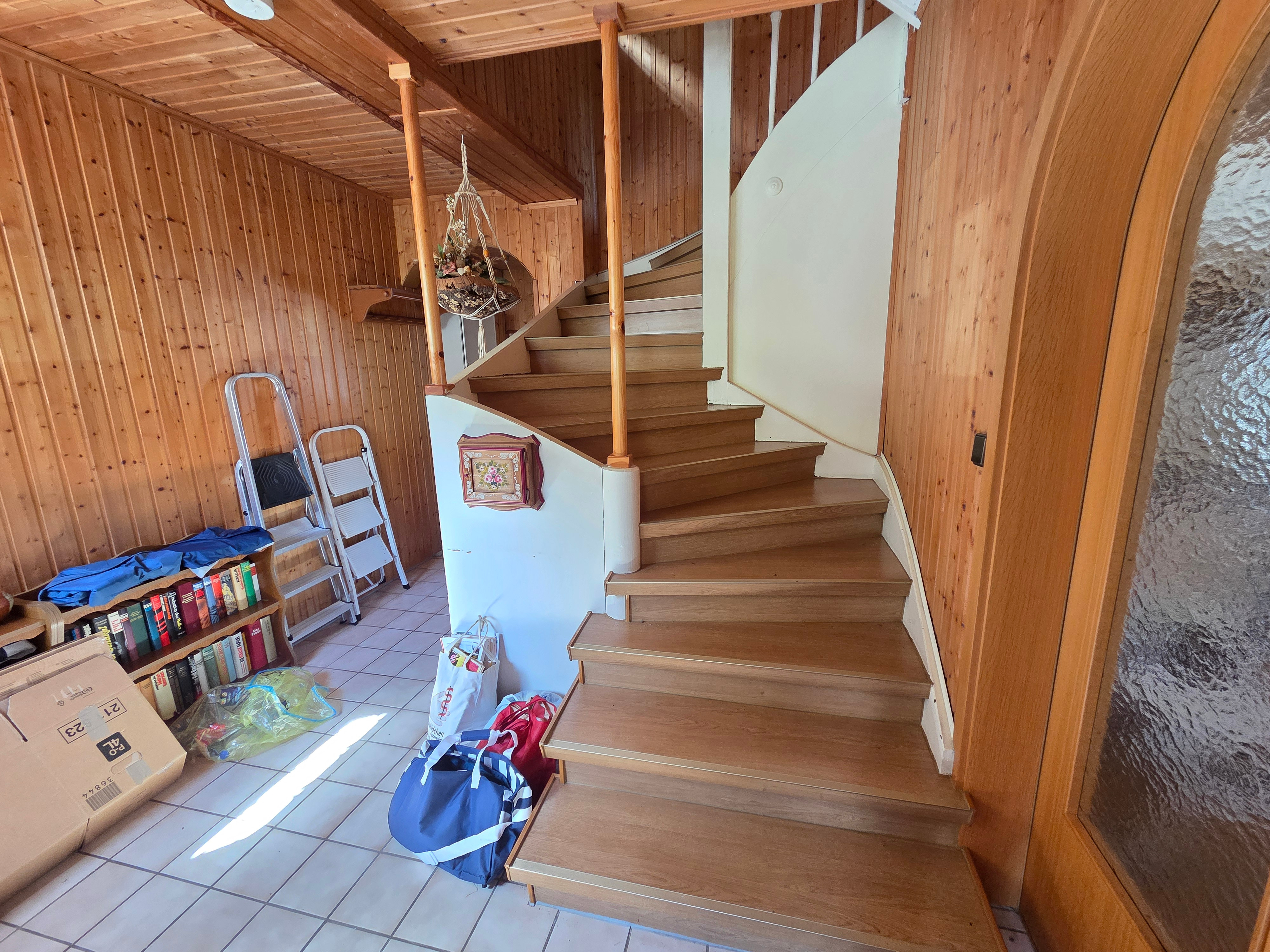 Flur / Treppe EG