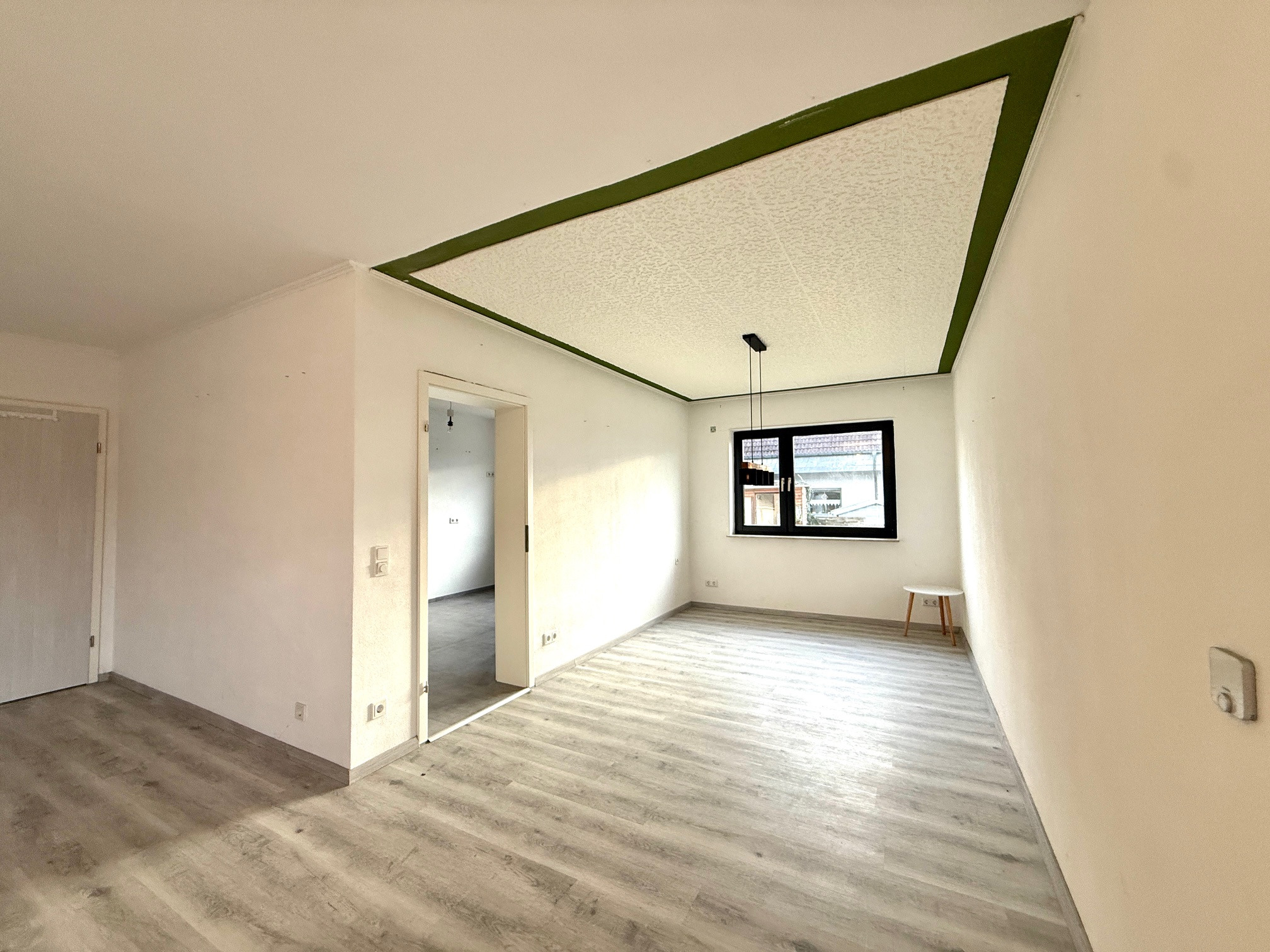 Essbereich mit Küchenzugang