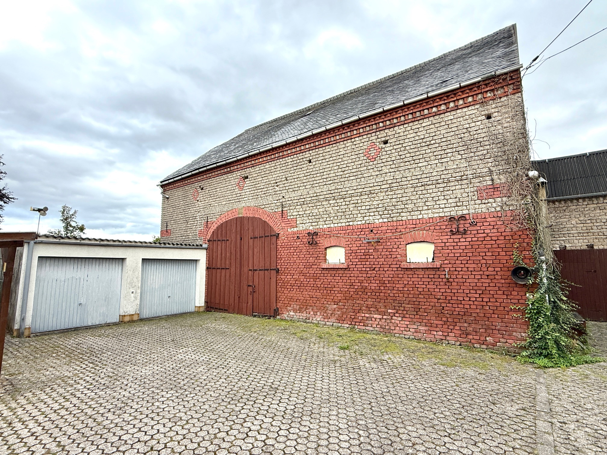 Garagen - ehemals Scheune