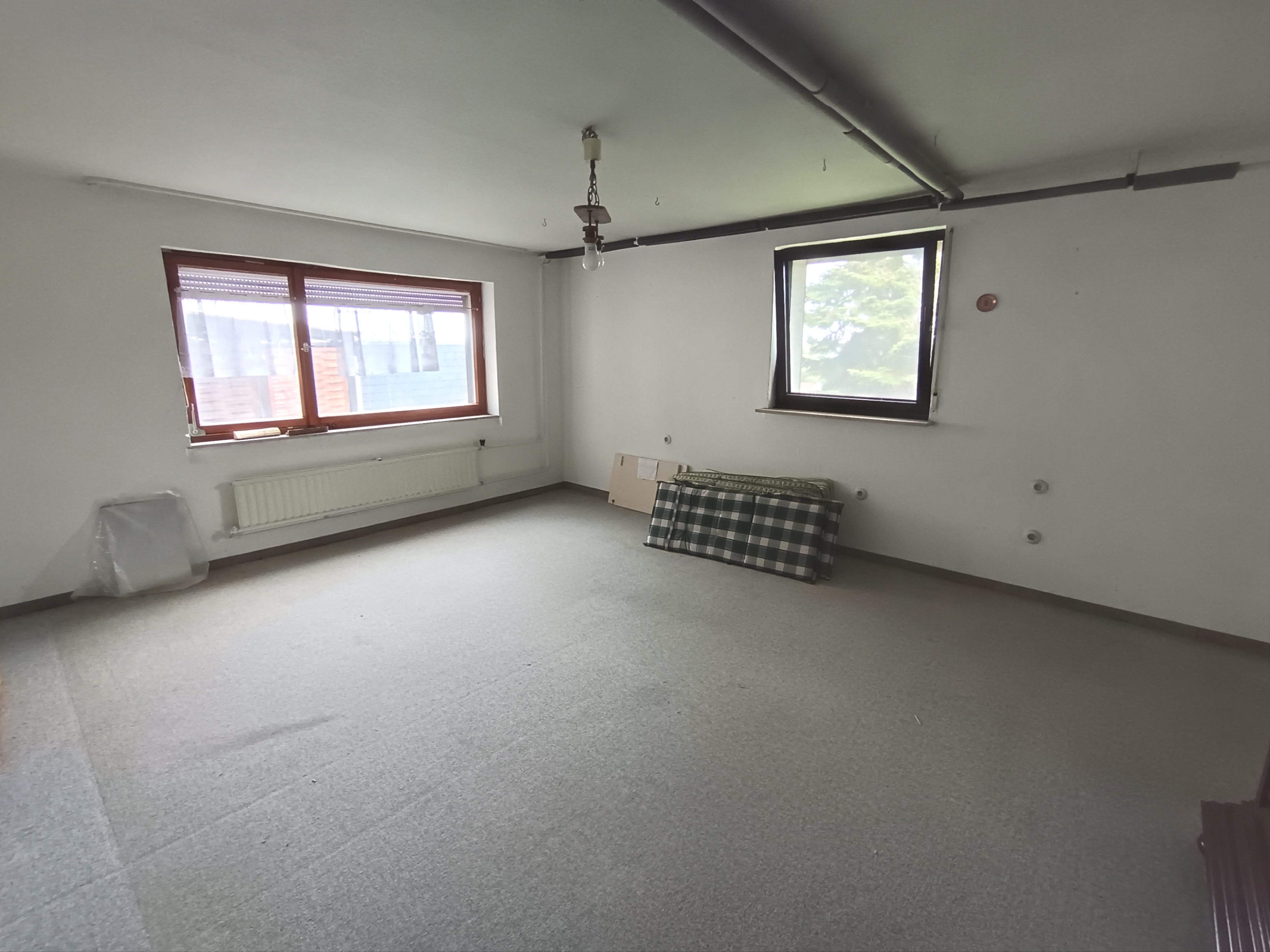 Zimmer 1, Keller