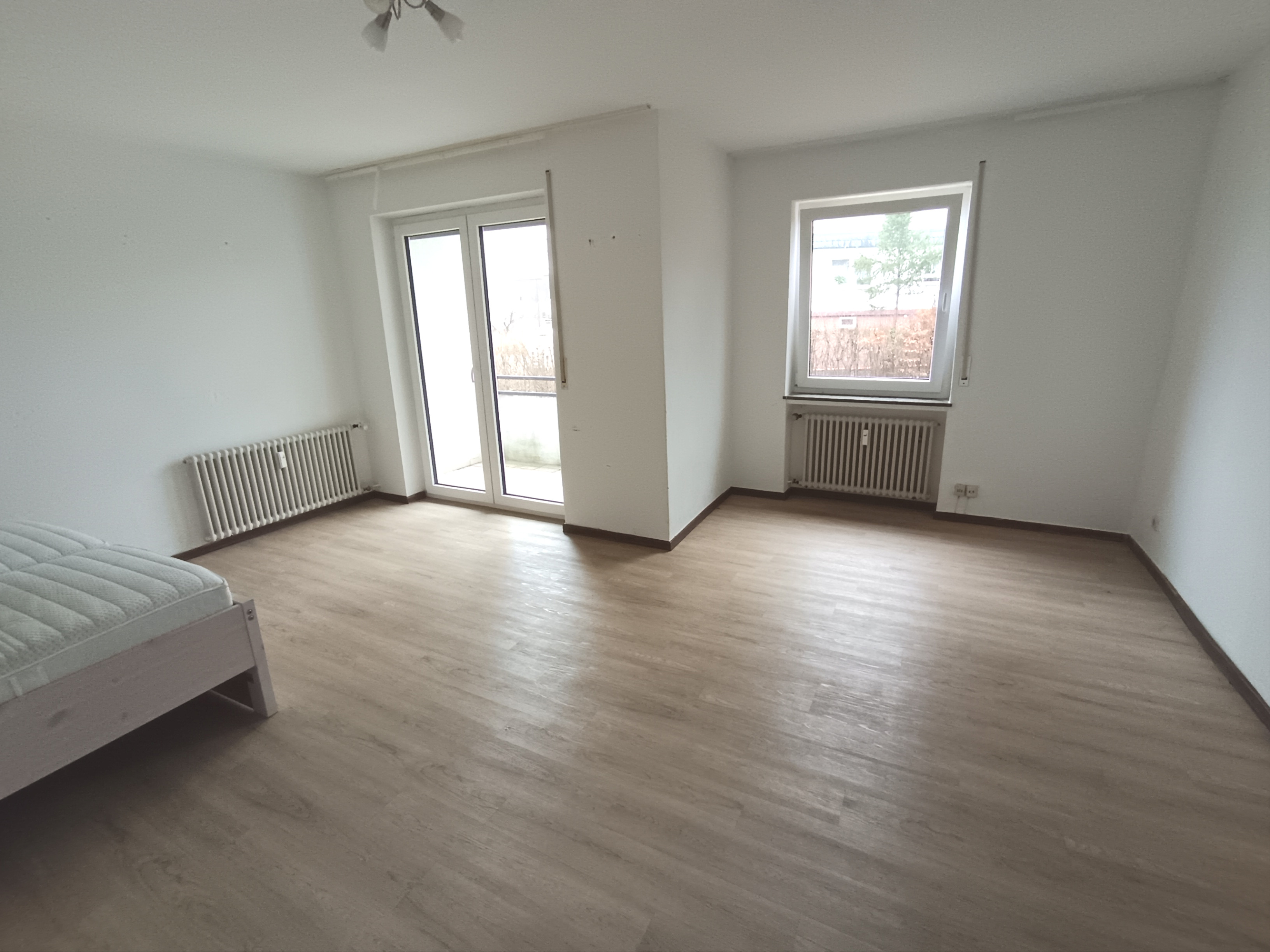 Wohn-/ Schlafzimmer