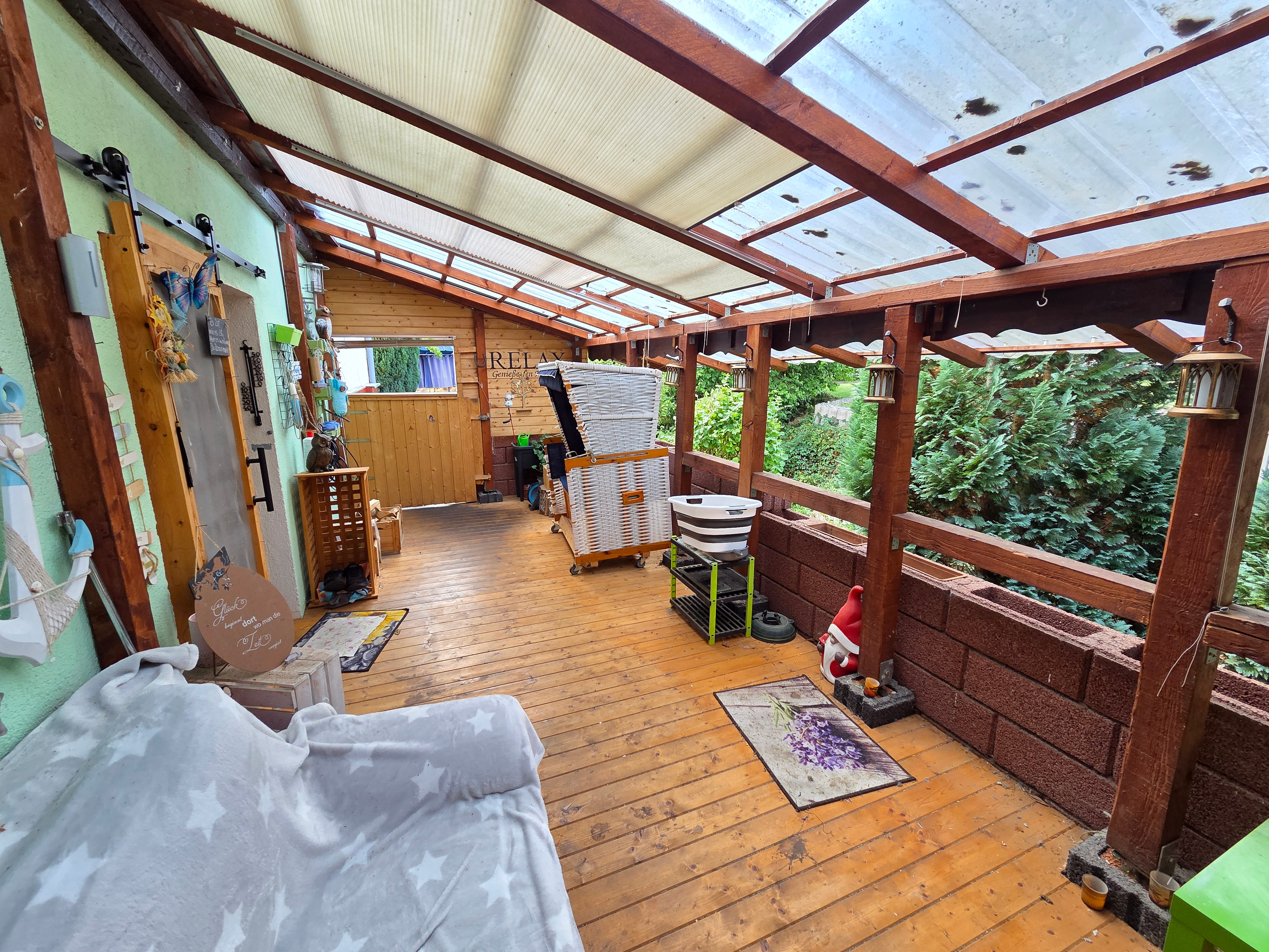 überdachte Terrasse