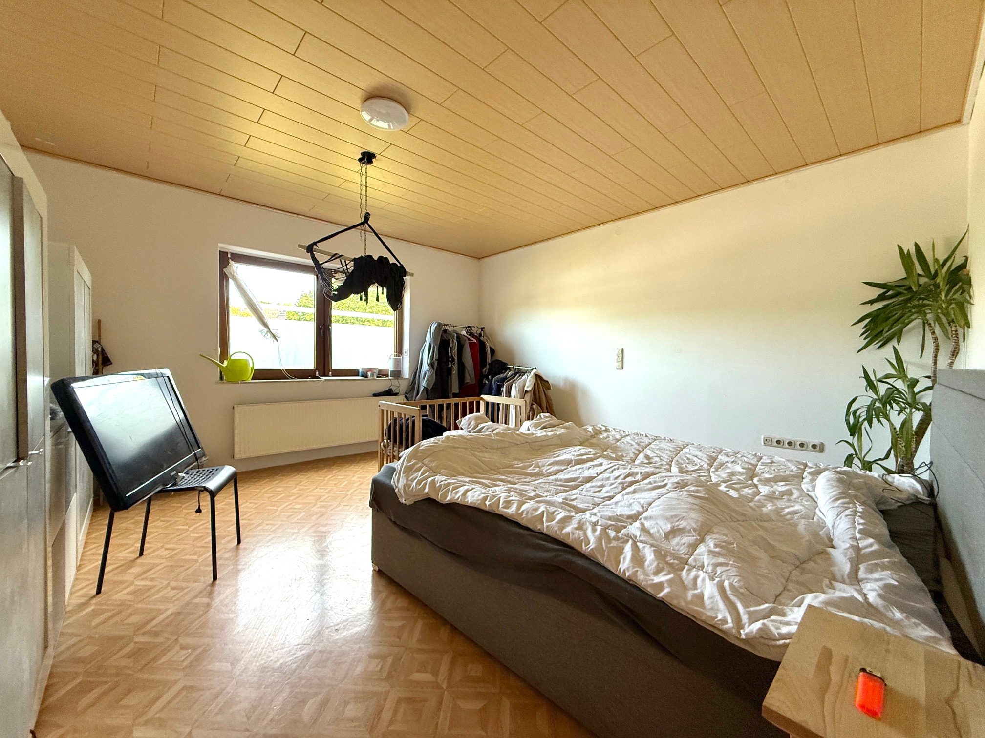 Schlafzimmer im KG