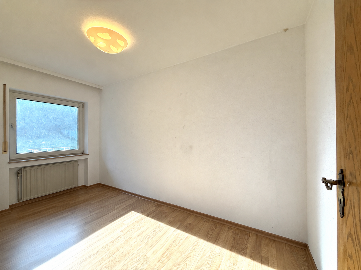 Arbeits- o Gästezimmer im Erdgeschoss