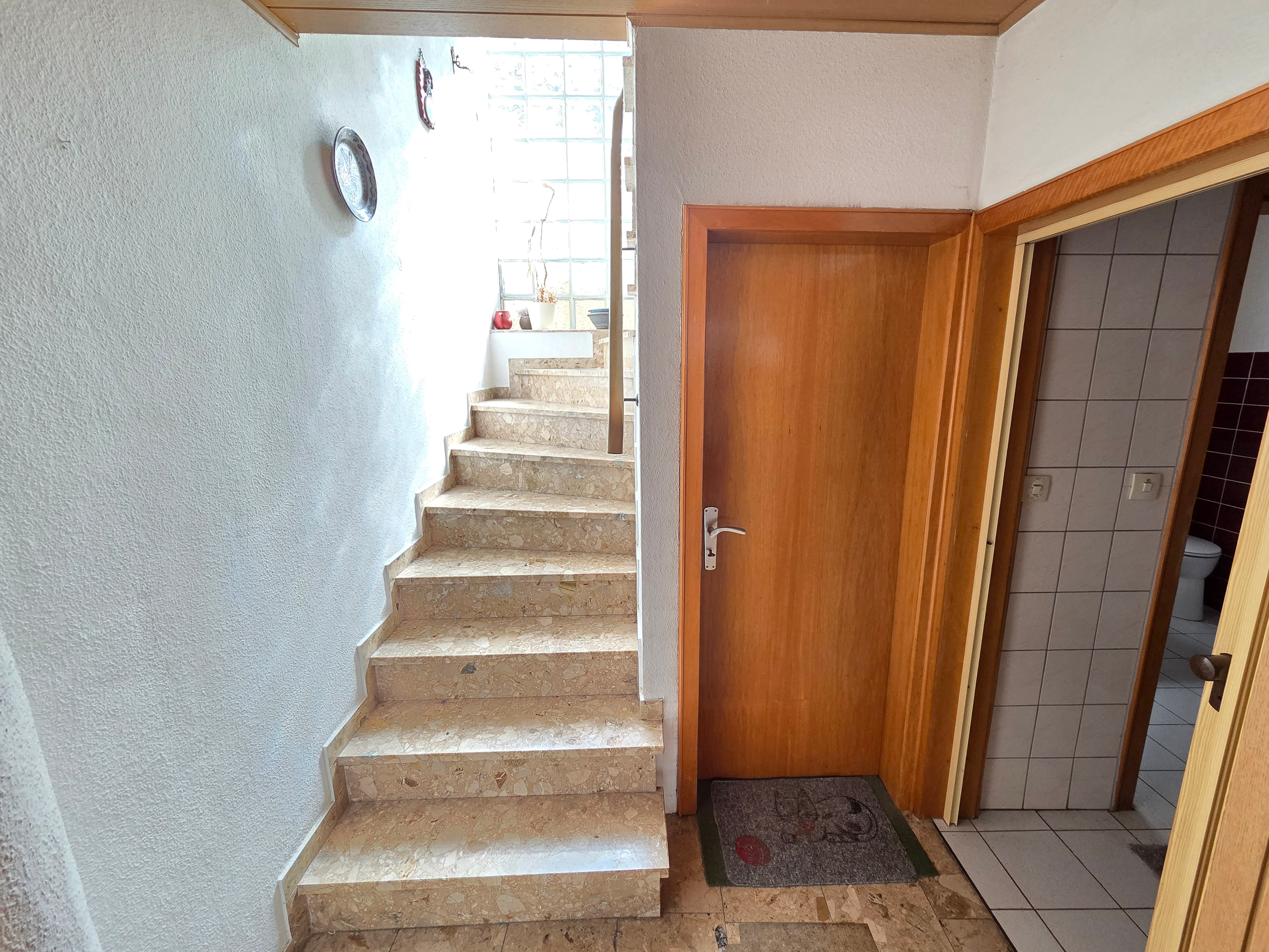 Treppe um OG