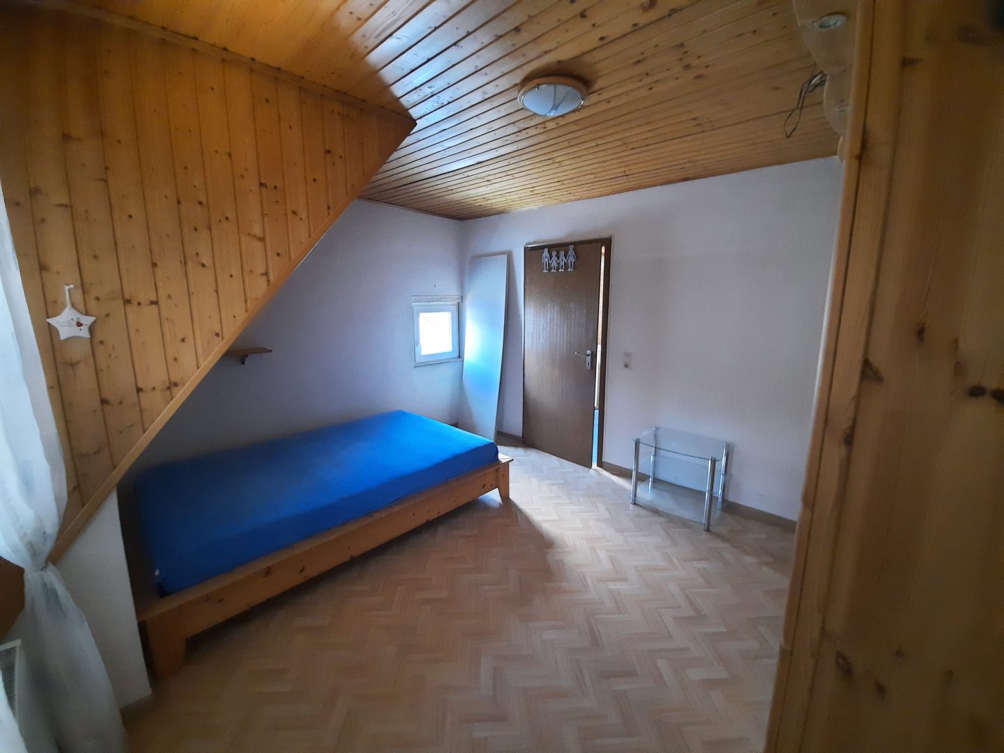 Schlafzimmer DG
