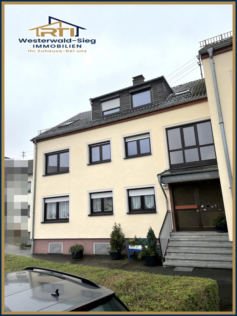 Geräumige Wohnung im Obergeschoss eines Drei-Parteien-Haus in Altenkirchen zu vermieten!