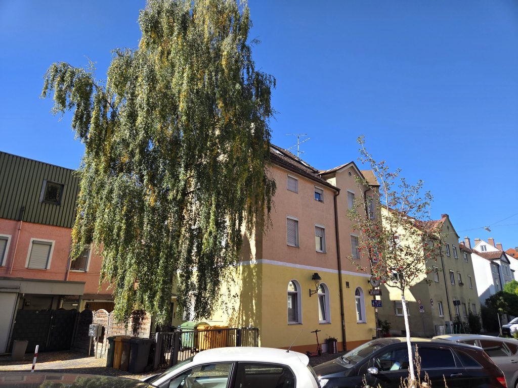 Von RTI: vermietetes Mehrfamilienhaus mit Gewerbeeinheit in zentraler Lage von Augsburg-Oberhausen