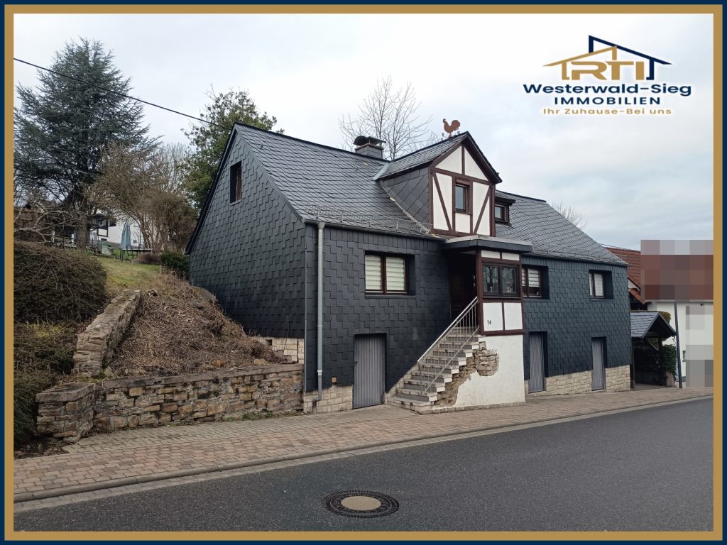 von RTI: Solides Wohnhaus in der Hachenburger Altstadt mit Garten und Stadtblick!