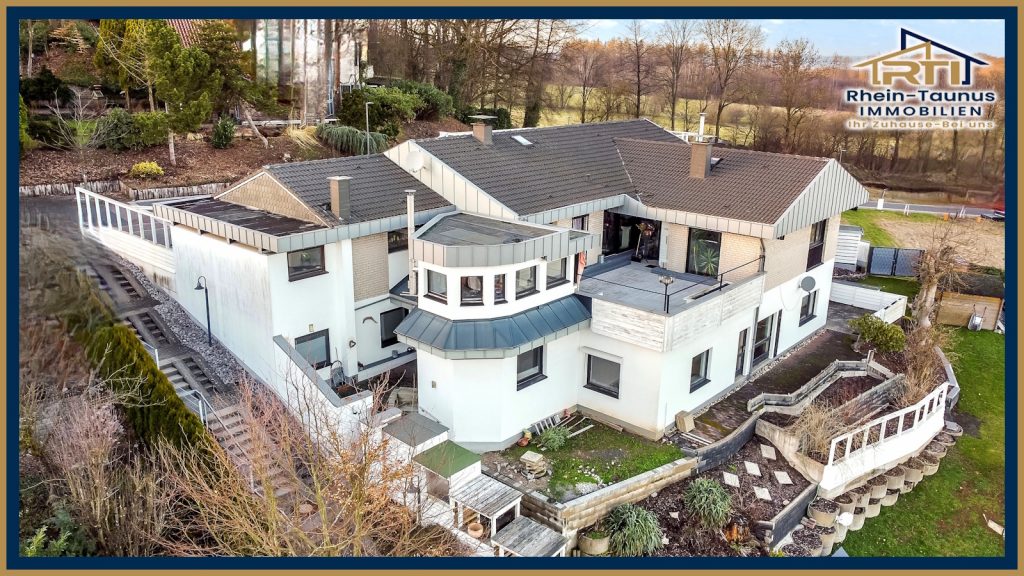 Von RTI: Repräsentatives Zweifamilienhaus in Hanglage mit Fernblick in Welschneudorf!