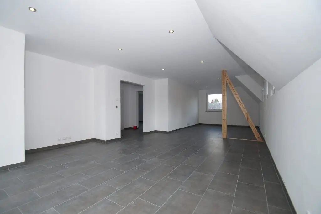„Modernisierte Etagenwohnung inklusive Küche und Balkon in Stadtlage“